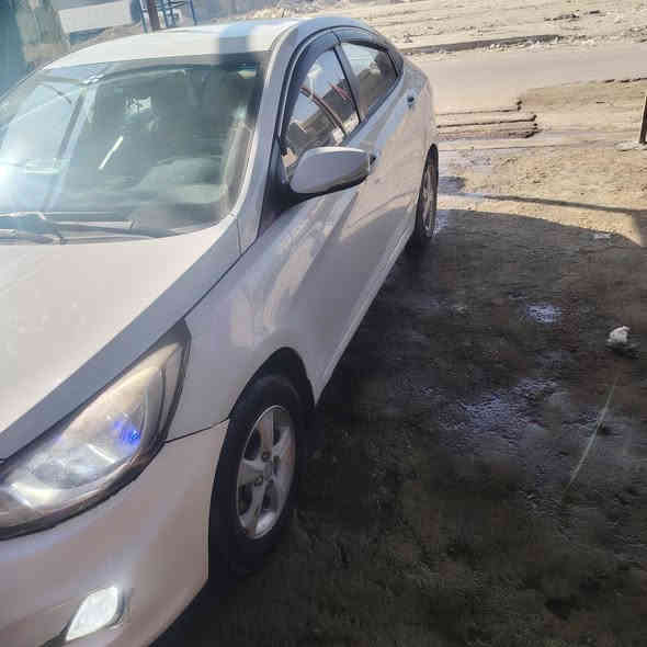 السلام عليكم اكسنت للبيع مكان السياره بغداد الزعفرانيه مواصفات السياره موديل (١٥) وارد خليجي 
١- مري كهربائي
٢- اشاير بالمري
٣- (٥) ويل كروم 
٤- كير اوتماتيك عادي
٥- محرك ١٦٠٠ دوش
٦- داخل لونين بيجي ورصاصي 
٧- انارة ترحيب داخليه من تفتح السياره
٨- شاشه اندرويد
٩- كامره دواره
١٠- باتري جديد+ راديتر جديد 
١١- دبل (٢)سويج شخاطه بلادي
١٢- منضومه لد كامله
١٣- تحكم ستيرن جهتين
١٤- الارضيه والجنطه مغلفه جلد
١٥- رقم بغداد السياره  تريد تحويل تريد وكاله
اخوان اسف على الاطاله بس حبيت اشرح كلشي لان اني ممتواجد عالفيس
السياره حادثه ربع الصندوق الخلفي بس مصلح بارد ومصبوغ غير هذا مابيها شي الحمدالله والسونار موجود بالصور السعر 105 وبيها مجال شويه
للاستفسار الاتصال على الرقم ***********
