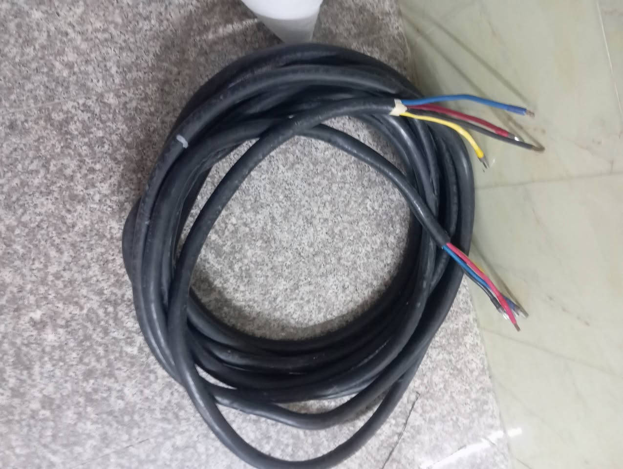 كيبل 25×4 الطول 17 متر علي قطعتين
سعر المتر 20 الف 
مكاني البصره
القطعه الاولى 9.30 سنتيمتر
القطعه الثانيه 7.60 سنتيمتر


**إذا كنت صاحب هذا الإعلان وتريد حذفه لأي سبب، رجاءا أرسل رسالة إلى الدعم الفني**