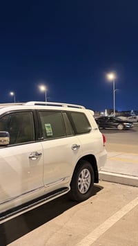 لاند كروز مديل ٢٠١١ ستينيه اصل رقم وهزه وسنويه جديده  بغداد تحويل مشرو...