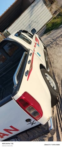 نيفاره ٢٠١٠ محرك نضيف كير اوتو نضيف تبريد. ثلج تخم تاير جديد السياره ن...