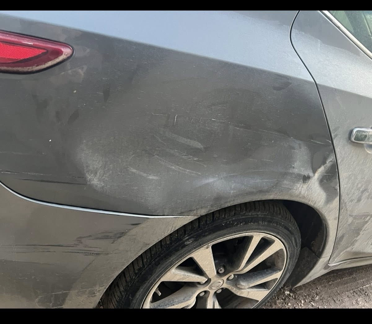 سلام عليكم. نيسان مكزيما 2016 رقم اربيل. تجديد سنويه 2028.   ضررها. كما وضح في الصور.  

السعر 117. وبي مجال.


**إذا كنت صاحب هذا الإعلان وتريد حذفه لأي سبب، رجاءا أرسل رسالة إلى الدعم الفني**