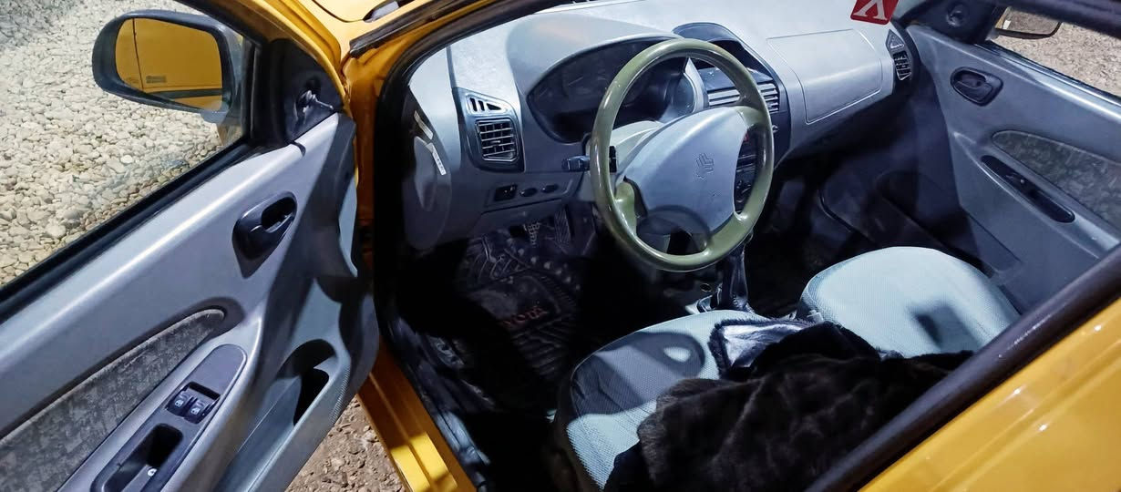 السلام عليكم اخوان طيبه موديل 2016 مكفوله من الصبغ والضربه والتبديل سياره جديده  2028  حداديه جديده مصفره هيئه وغرمات تخم تاير جديد مكينه كير كفاله كهربائيات مابيها اي نقص كبل الشارع السعر 47 وبيها مجال حك الجيبه عنواني كربلاء طويريج ***********
