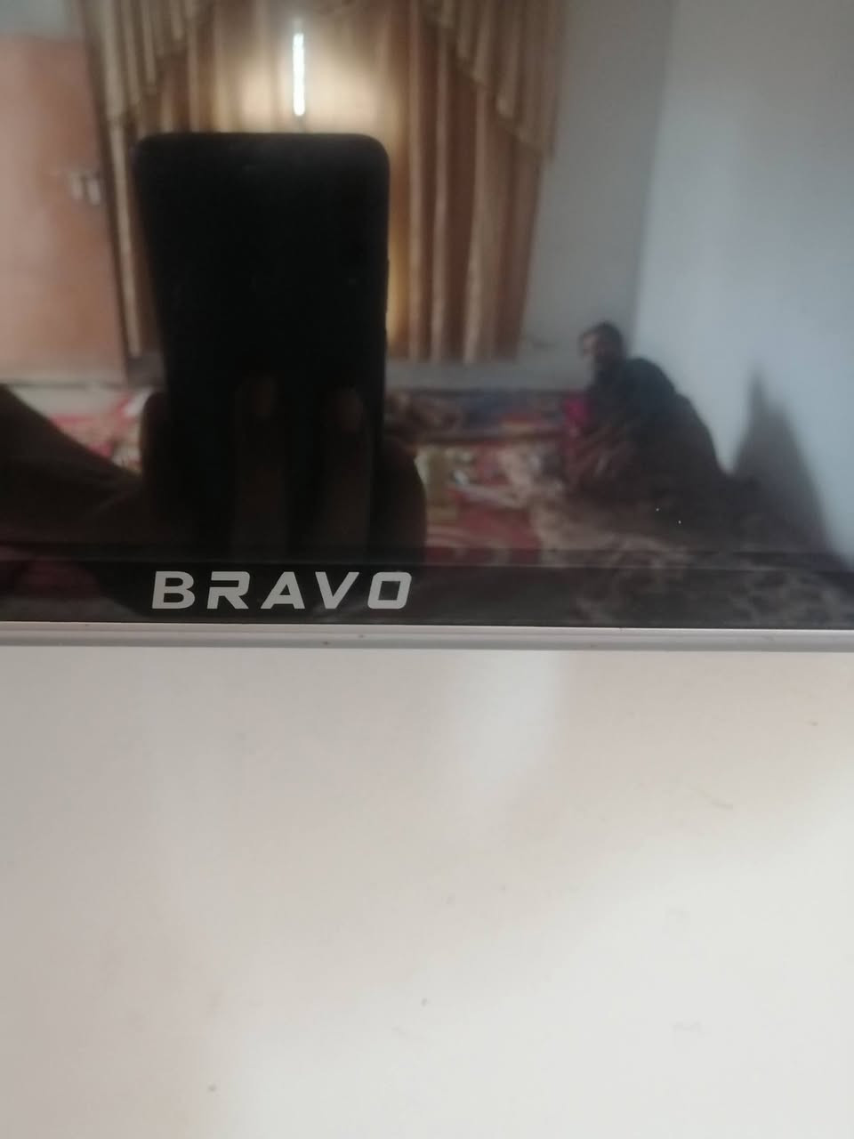 شاشه بلازمه للبيع تدعم النت ويوتيوب وكوكل صدار حديث 400بيها مجال بصيط ***********
