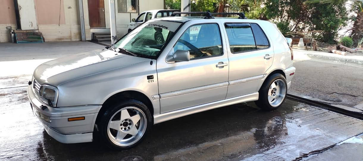 رمضان كريم على الجميع
للبيع
كولف
موديل  1993
محرك 2000
كير أوتو
سلايت كهرباء
الجام الأمامي كهرباء
ويل بوربت حجم 16 تو سايز
مضخم صوت
مكينه وكير كولش نظاف
تبريد ثلج
صدر امامي خلفي جديد
السياره حلوه ومتعوب عليهه
السعر ٥٨ $
مكان السياره السيديه شارع الخيزران
***********
