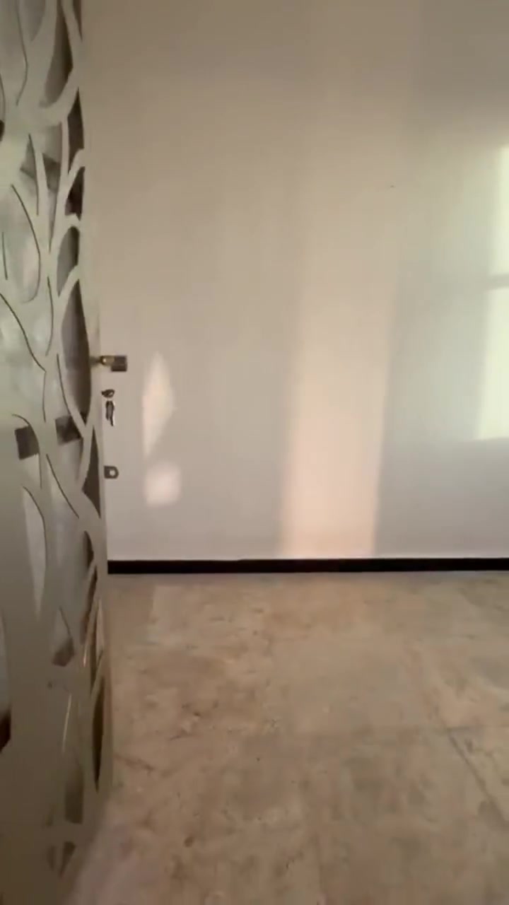 شقق حديثه للايجار  يوجد مصعد 
بدون دلاليه 
اتصال على رقم 
***********
