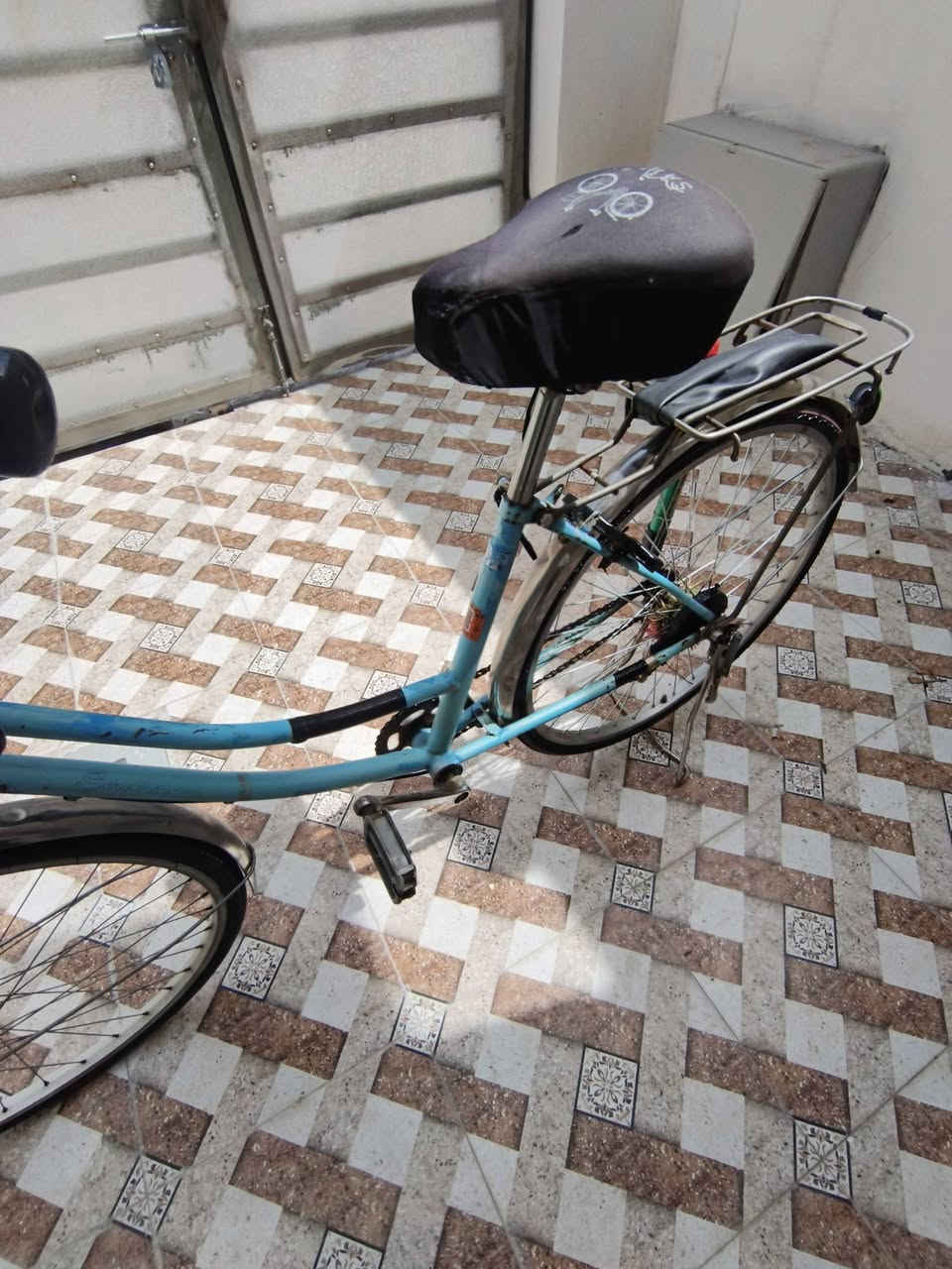 سلام عليكم خوان عندي هاي بايسكل للبيع بايسكل كامل مكمل تخم تاير ويل جديد سلة بريكات كامل ما بي أي نقص جامرلوغ مامي خلفي بايسكل جديد ما بي أي نقص سعر 55 بي مجال بصيط حك جية 
للعنوان ديالى بعقوبة تقاطع القدس ستفسار كثر      ***********
