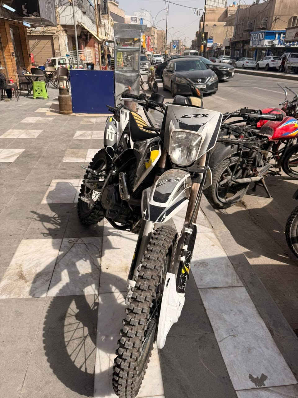 قفاز موديل 25رايده بمليون و600 مني فيس واحد بيه مجال للشراي مكاني بغداد كراده ***********
