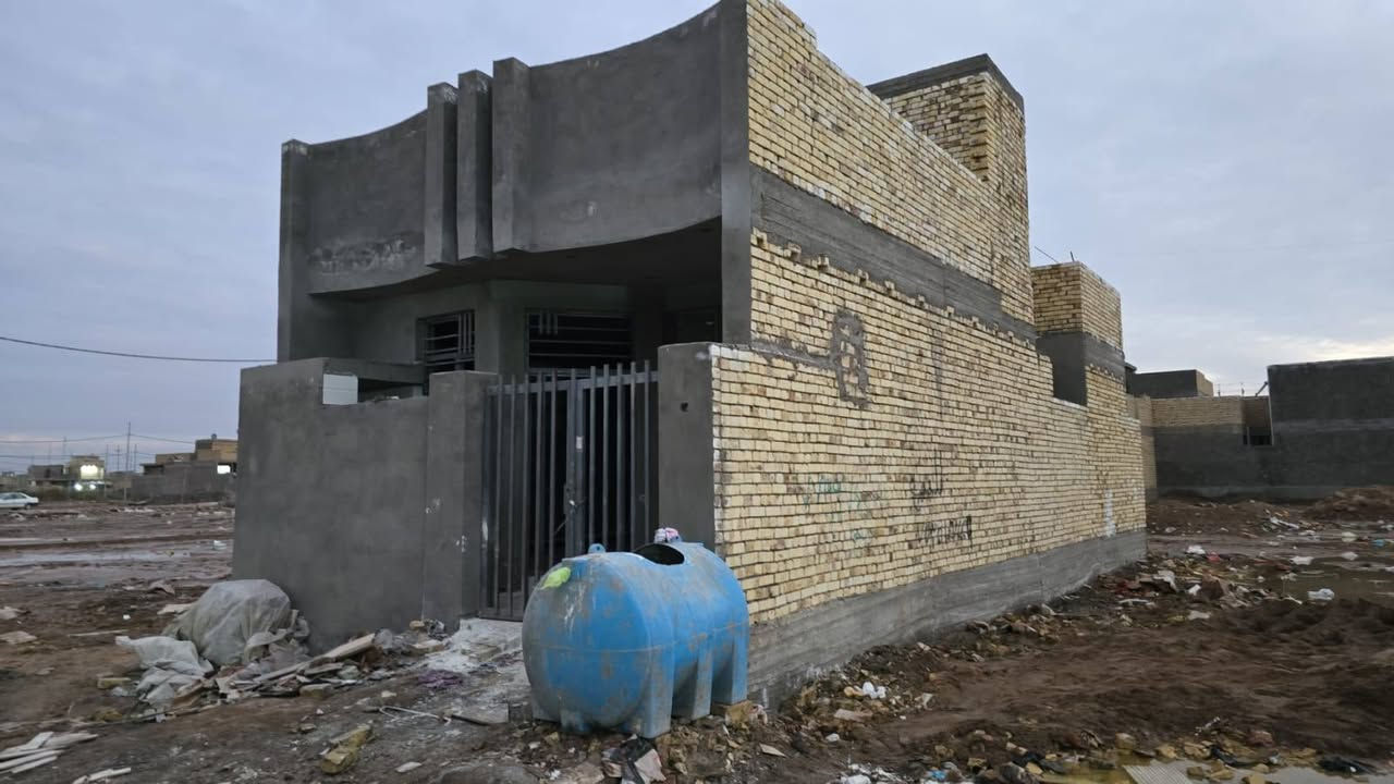 سلام عليكم مشتمل مطلوب مبادره مكانه  خاجيه الجرحه 
يتكون من غرفه وصاله ستقبال ومطبخ وصحيات  وجاهيه ٦ وربع ونزال ١٦ متر ***********
