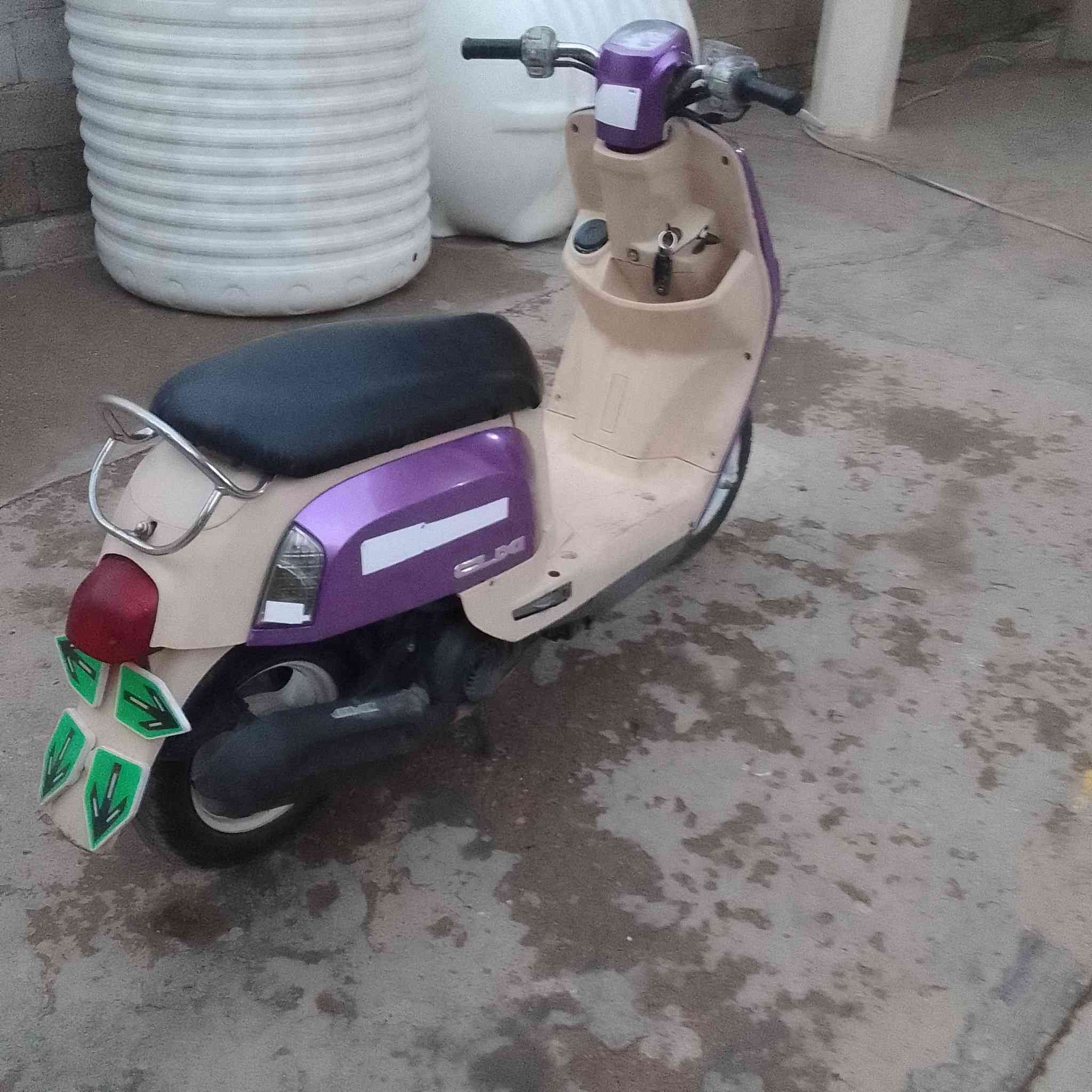 السلام عليكم دراجه بوليس بلاد نضيفه جدآ مابيه نقص 49 مامفتوحه بس الكفرات البلاد  موجوده ختم واحد كهربائيات كله شغاله الدراجه صار شهرين من نزلته حاويه السعرر 700 الرقم  ***********
