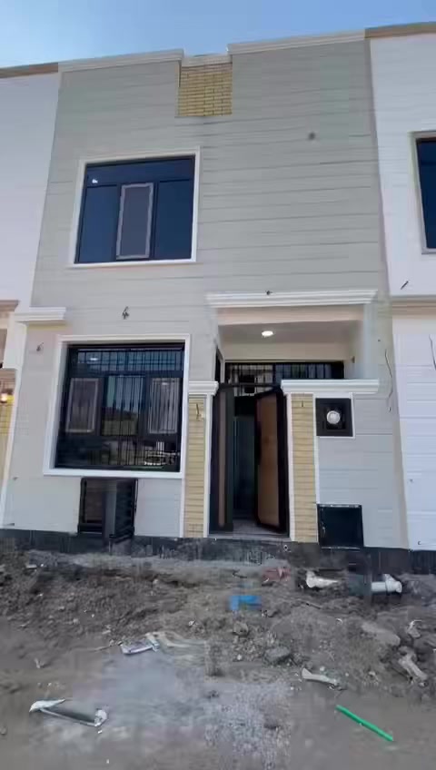 توفر بيوت مساحة( ٥٠ ) متر عدد (٤)
بناء حديث 
طابو زراعي سند ٢٥ اقرار محكمة
الموقع كربلاء عگد بليبل ١ كيلو عن مرقد الامام الحسين عليه السلام 
السعر ١٤٠ وبي مجال للبيت الواحد 
للأستفسار
***********
