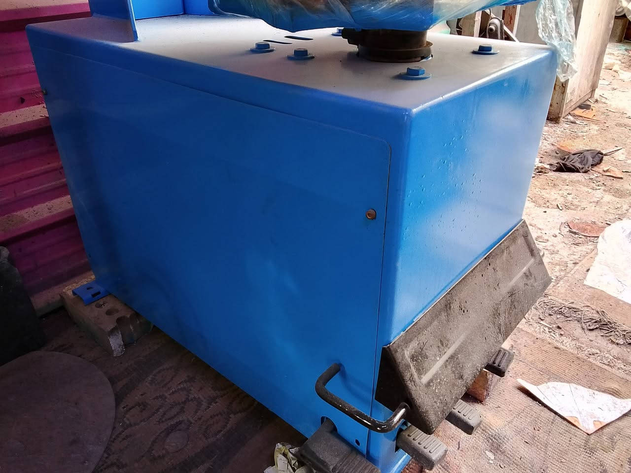 خالعه مستعمله للبيع ***********  بغداد
