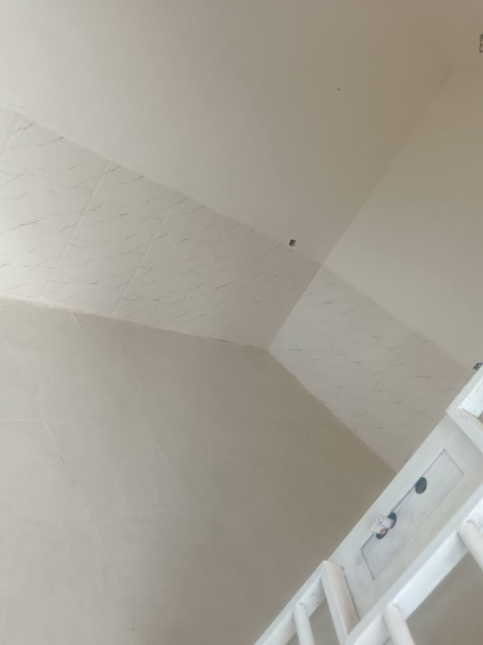 بيت (مشتمل) للبيع مساحته ١١٠ متر
 طابو زراعي سند 25
 الموقع شارع علي قماره قرب حسينية الشهداء
يحتوي على غرفة وصالة واستقبال ومطبخ ومجمع صحيات
والسقف عكاده والسطح فرشي
بناء حديث طابوك
ملاحظه البيت غير مسكون يعني مباشرةً تشيل غراضك تكعد بي
السعر ٤٥ مليون  وبي مجال 
الاستفسار الاتصال على الرقم ***********
