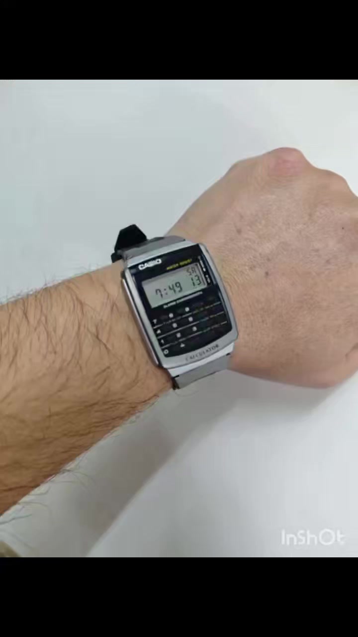 ساعة كاسيو حاسبه نظيفه جدا شغاله مظبوطه سير، اصلي سعره مع توصيل 30


**إذا كنت صاحب هذا الإعلان وتريد حذفه لأي سبب، رجاءا أرسل رسالة إلى الدعم الفني**