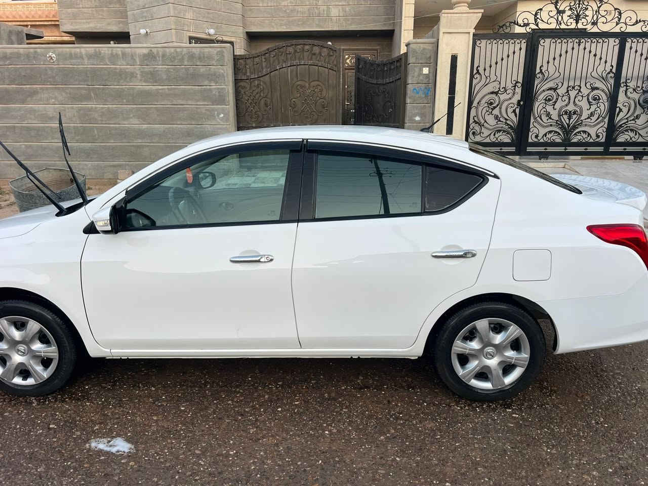 نيسان صني هندي ٢٠٢٥
ماشيه ٢٥ الف وقابل لزياده
مكفوله كفاله عامه 
رقم اربيل شرط التحويل 
اربعه جام كهرباء
كامره وحسسات خلفيه
تحكم ستيرن
باقي المواصفات معرفه
السعر129
مكان السياره صلاح الدين تكريت


**إذا كنت صاحب هذا الإعلان وتريد حذفه لأي سبب، رجاءا أرسل رسالة إلى الدعم الفني**