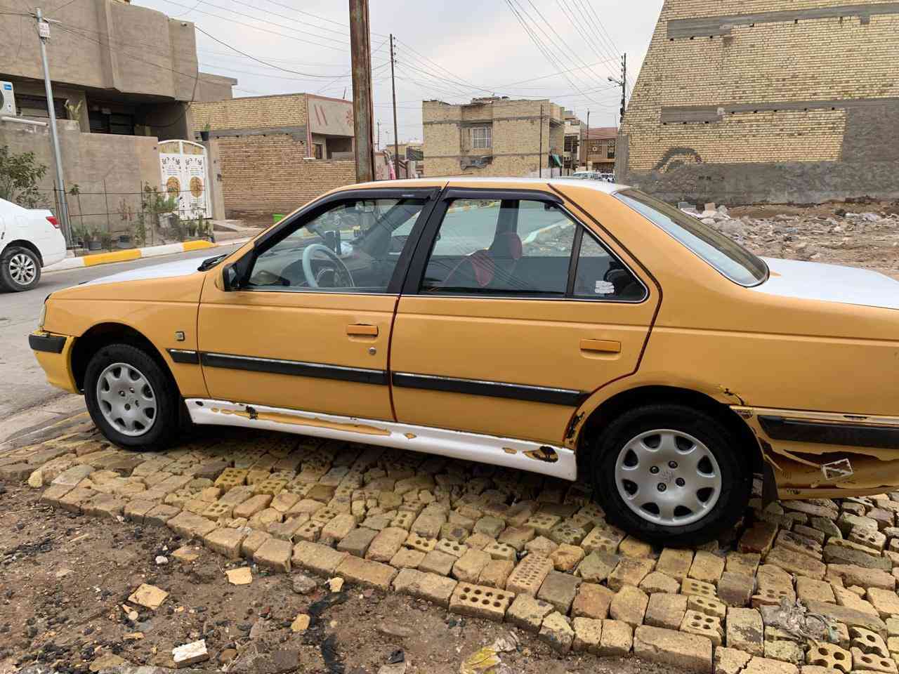 السلام عليكم بيجو بارص 2011 مكفوله كفاله عامه عامه ماعده هلالت بيهن خياس ومامصلحهن مكفوله من صبع ومن ضربه ومن صبغ سياره جديده بعده مكينه وكير جدد هستوني شادهن صدر امامي خلفي جديد تخم تاير جديد بسمي تحويل ثاني يوم سعر 32 وبيه مجال بسيط عنواني بغداد 
***********
