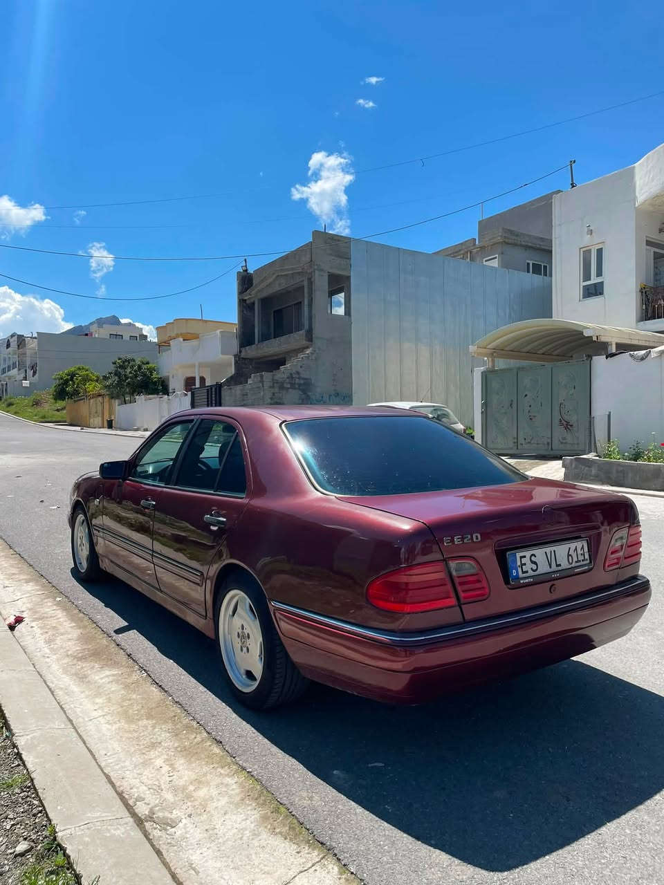 ‎سلاو
‎مارسديس 2000 بۆ فرۆشتن
‎سعر 50 و معامەلە
‎سبوغ عام بۆ جوانی بئ لێدران
w210 مةكينة (V) مةرخوب 
‎مةنةفيست ابراهيم خةليل
‎چوار تاية و ويلي AMG لة ژيرة
‎گير و مةكينة بة شةرت 
‎تةبردي لة غازي كةمة 
‎جام كارةباي و ئؤتؤية 
‎دوگمةي خليسك و تراكشن هةية
‎بۆ زانیاری زیاتر وەرە نامە یان تەلەفۆن بکە
***********
