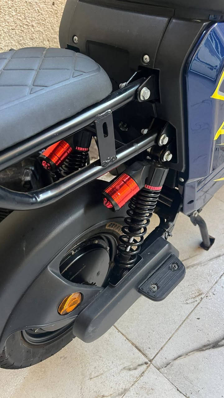 سلام عليكم دراجه شحن R9 دراجه جديده ما نقصهه ايشي بطاريات جدد ١٦ انبير سويجن بصمتين نظام سرقه بلوتوث لايت عالي ناصي كله شغال سرعته 99 موديل 2025 مكان البصره ابو الخصيب سعر 400 وبيه مجال للطيبن ونه خادم  الاتصال  ***********
