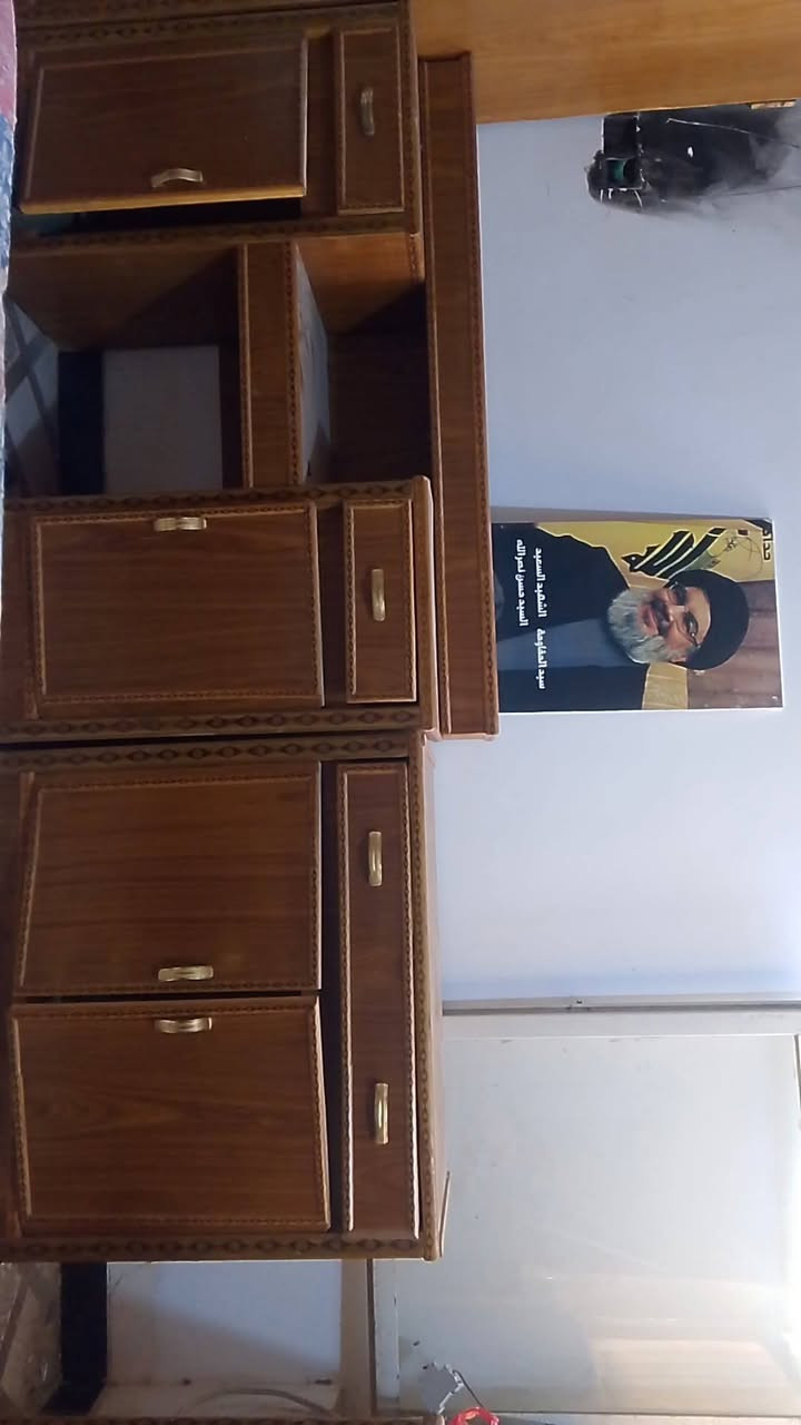 سلام عليكم غرفت نوم مستعمله نضيفه جدا بسعر 650وبيهه مجال بسيط بكاني تاجي سبع البور هذه الرقم بيه واتساب ***********🩵
