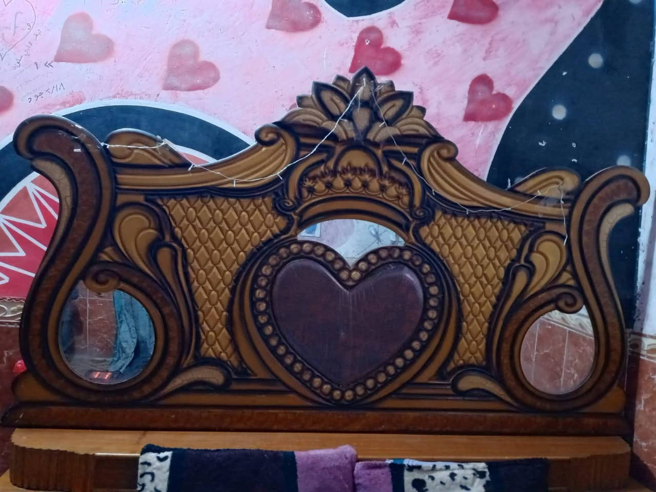 السلام عليكم غرفه نضيفة للبيع سعر 500 وبيه مجال مكاني ديوانية شافعية ***********
