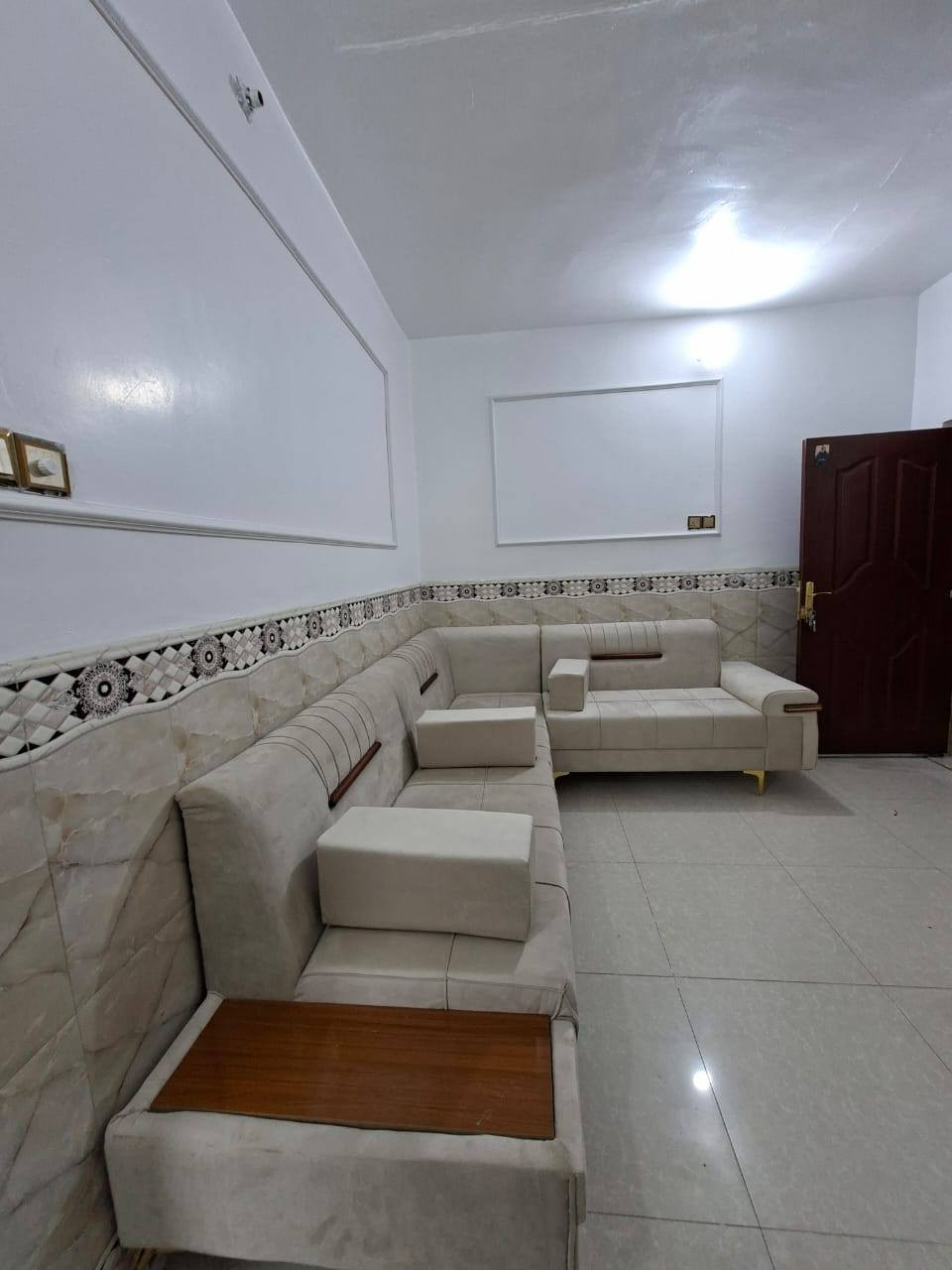 اللهم صلي عل محمد وال محمد 
تم تحهيز تخم ديوان عمل عراقي درجه اولي 
الى احد زبائننا الكرام
فصال ضمان خمس سنوات
الهيكل بلوك اسود 18 ملم
الاسفنج مميز اول ضمان خمس سنوات
١٠ سم مغطاه بطبقه بولستر
القماس قديفه تركي
الارجل حديد تركي 
مع ف
معمل ومنزليات الكرار  شارع المجمعات مقابل مجوهرات العكيلي

باداره كرار كاطع
***********
