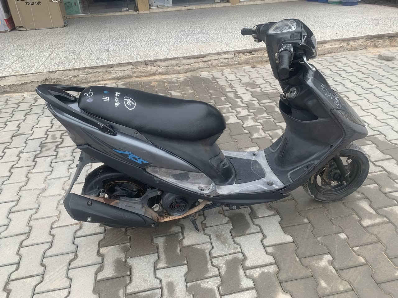 ماكس 120 عدله. صالهة شهرين نازله. رمبه مكينه برغي. ممفتوح بيهة سهله معدل. خير. من الله. كامله سلف هندر كهربائيات كلهة. كامله. الدراجه. ما بيهة اي نقص أوراق كامله.  السعر 575 بيهة. مجال حگ الجيه لاستفسار *********** مكاني بغداد الحسينية. مال راشديه
