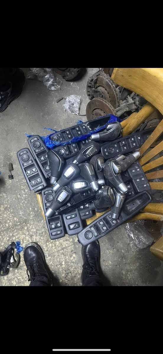 للبيع ادوات رينو فلونس حاويه كصه الاستفسار *********** حجز واتساب ويوجد خدمه توصيل
