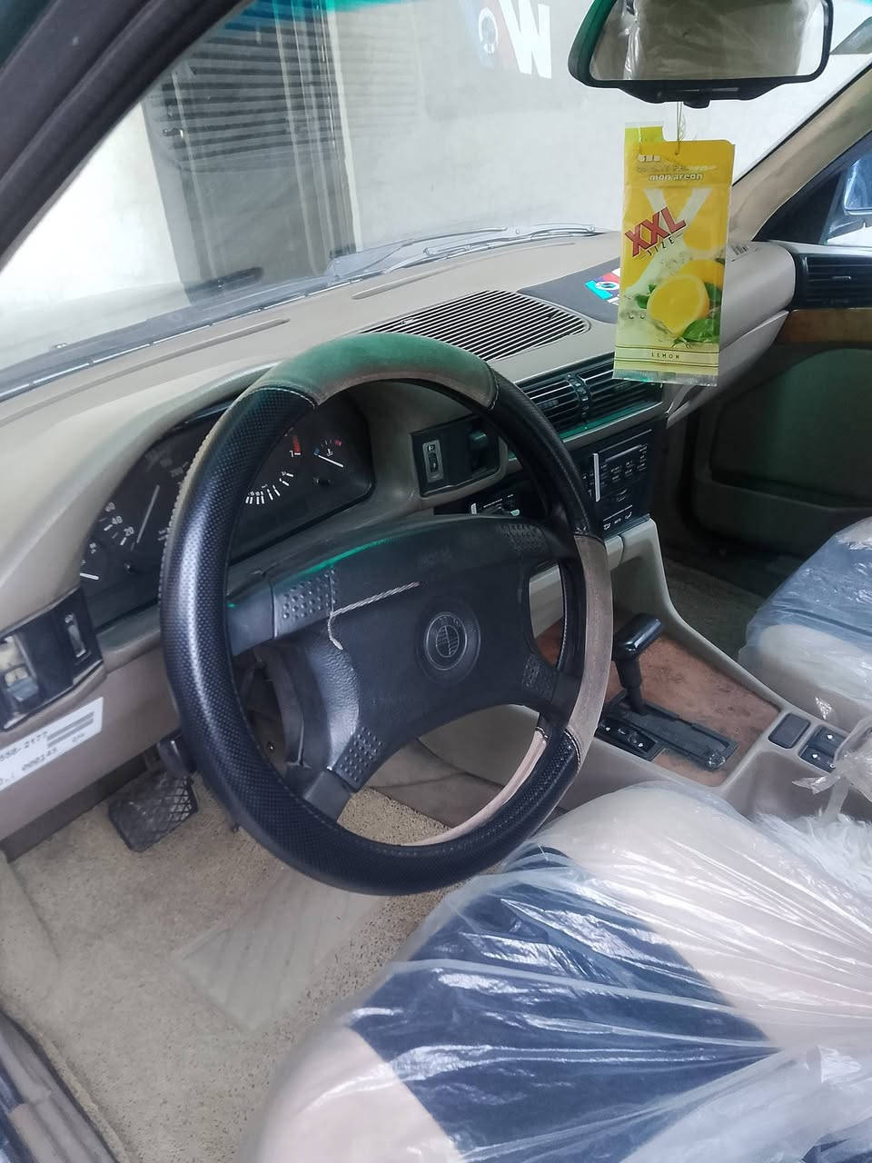 السلام عليكم BMW 525 موديل 91
رقم بغداد انجليزي محرك غير شرط صبغ جمالية السعر 65 
الرقم : ***********
