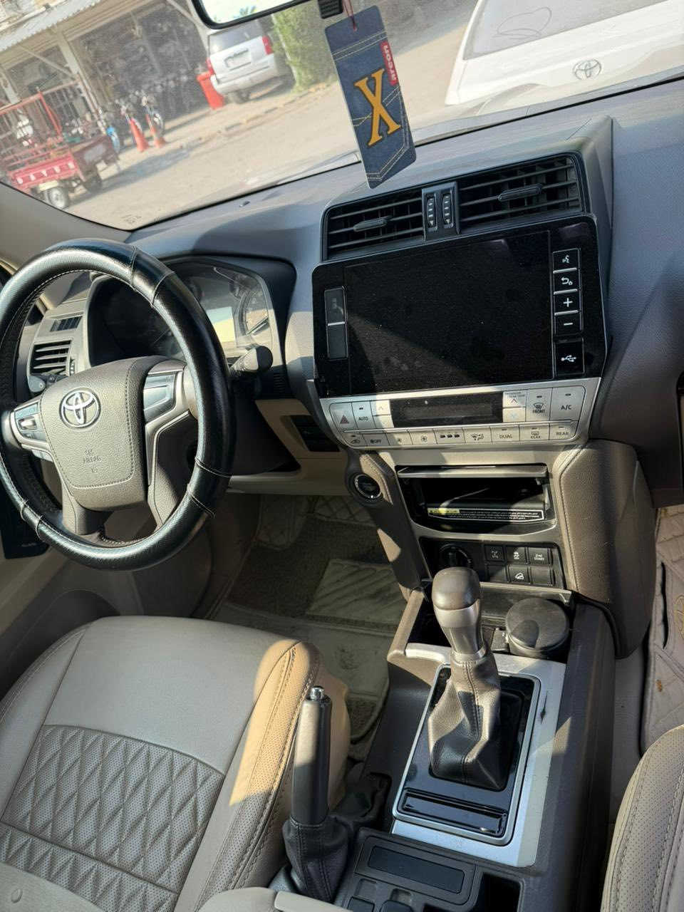 السلام عليكم برادو ٢٠٢٣ وكالة جيهان ٦ سلندر TXL  ماشيه ٧٢ الف كيلو رقم اربيل مكفوله من الدعاميه للدعاميه السعر $٤٣ وبيها مجال ***********
