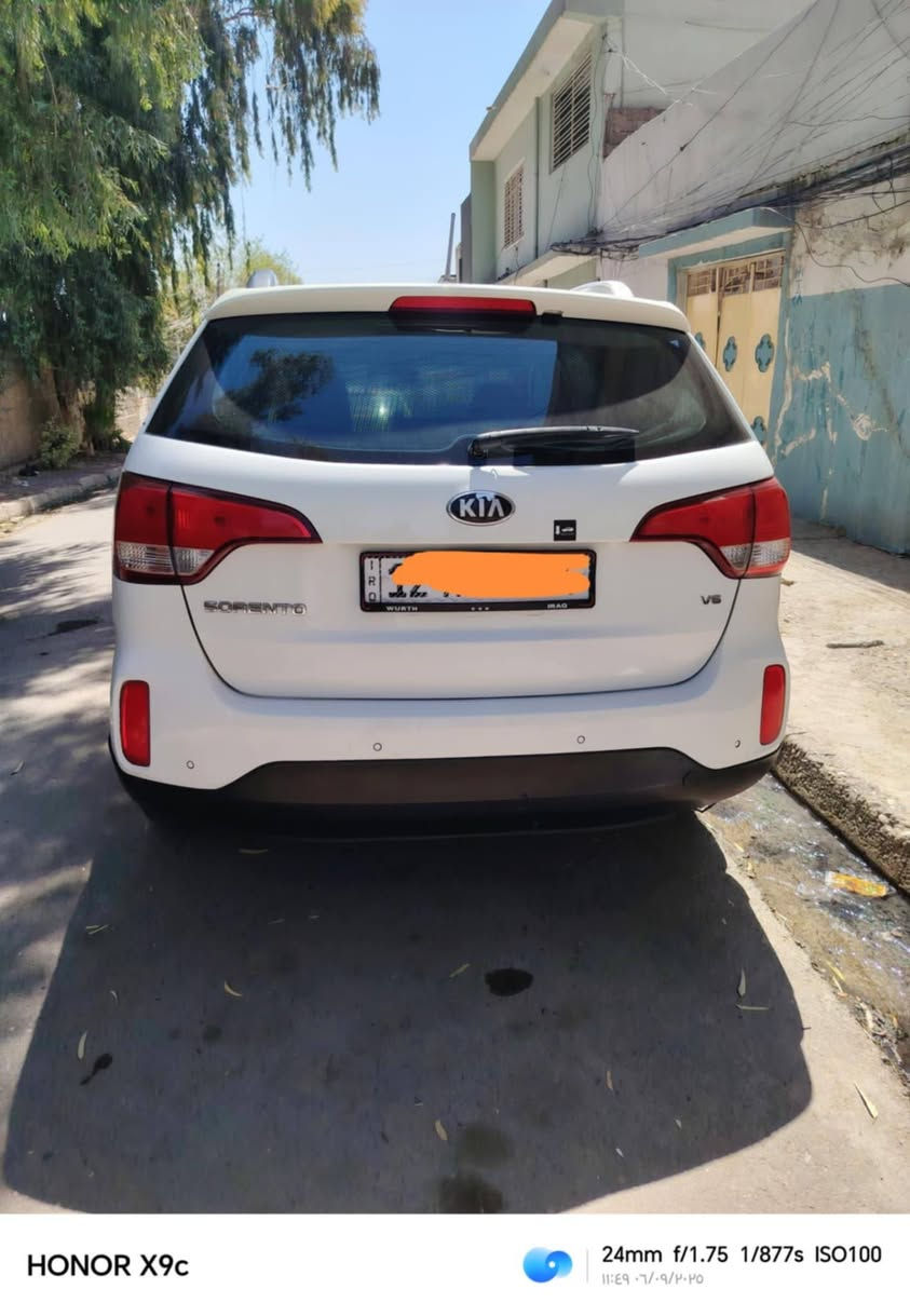 السلام عليكم
سورنتو مديل 2014
فول مواصفات ماعده الاسلايت
بصمه
تحكم ستيرن 
لون ابيض 
كابون بانزين 
بسمي اني الشرعي مالها 
شرط التحويل 
الضرر شضايه بالسقف عدد 4
وشضايه بالبونيد عدد3
السعر 170 ورقه وبيها مجال 
شراي اتصل وتدلل ماشراي لا دوخني 
*********** بي واتس اب
