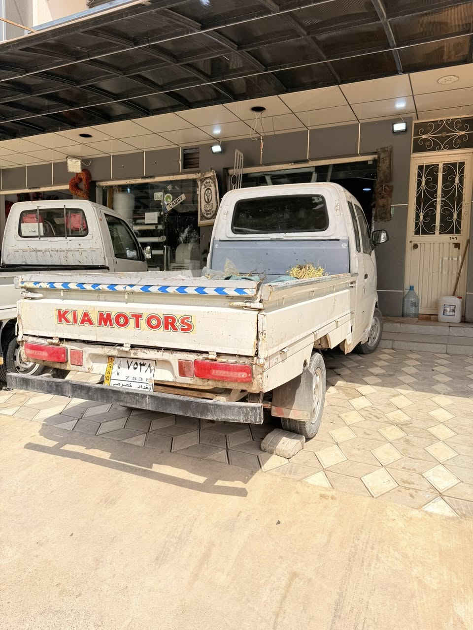 سلاوي خواتان ليبي هايڤي كةورة سةيارةكة مالي دوستة گيرو مةكينة و ئةكسلي بةشةرت  هةرچوار تايةي تازةية كامل كارةباي مةزبوتة سةيارةركة مةسرة فيكراوة وجايزة.    شوين سليماني   سعر١٣ گةلا قوفل     
***********
