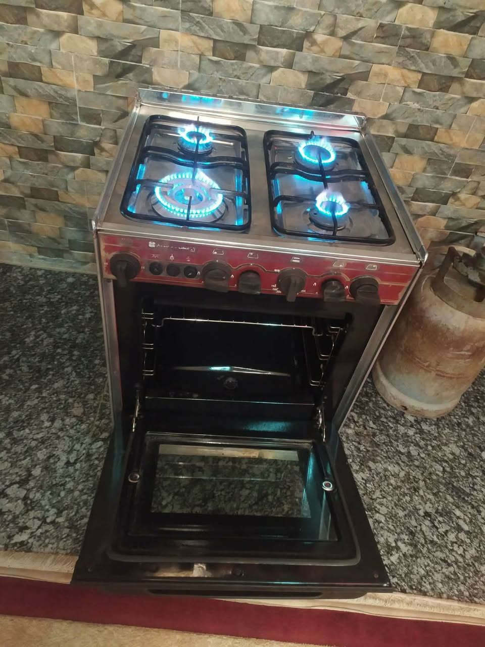 طباخ مصري تكنو كاز حجم 60*60 نظيف جدا كله شغال عالفحص بيه عين كبيره تيربو


**إذا كنت صاحب هذا الإعلان وتريد حذفه لأي سبب، رجاءا أرسل رسالة إلى الدعم الفني**