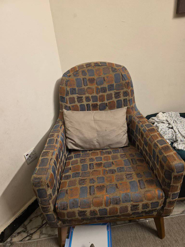 تخم من برونز بس يحتاج تنظيف ووحده من الارجل الي تسند القنفه الجبيره بالوسط مكسوره تحتاج تصليح السعر ٣٥٠ الف قفل
العنوان بغداد البنوك


**إذا كنت صاحب هذا الإعلان وتريد حذفه لأي سبب، رجاءا أرسل رسالة إلى الدعم الفني**