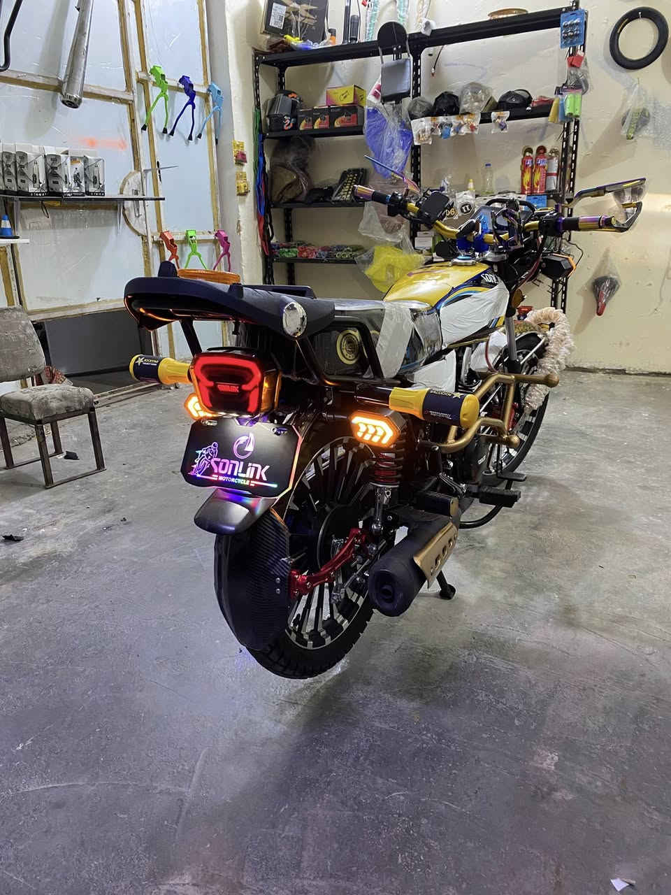 مليون و 200 
***********
