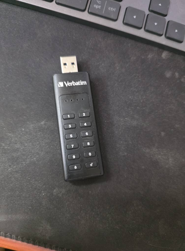 هارد ssd ٦٤ كيكا nvme  تكدر تخلي اله رمز بس انت تفتحة السعر ٤٠ الف بغداد, العراق


**إذا كنت صاحب هذا الإعلان وتريد حذفه لأي سبب، رجاءا أرسل رسالة إلى الدعم الفني**