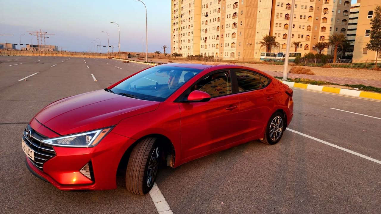 وارد امريكي
محرك 2000 دوش
كير At Aالمرغوب ماشية ٧٠ بأسمي 
رادار امامي
رادارات جانبية 
نقطه عمياء
تثبيت سرعة 
تبريد شاشة مناخ منفصل 
كامرة خلفية 
حساسات
مانع تصادم
كار بلي
نظام اقتصادي وعادي ورياضي 
بدون ايرباكات كلها سليمة 
بجم كبس/***********
