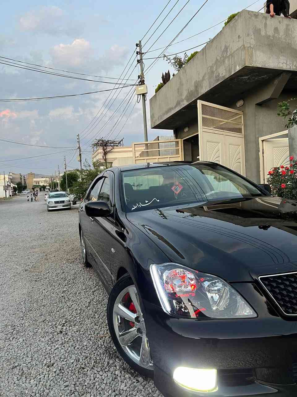 شاهینە ١٨٠ گچکە بەگەورە
سەیارەکە بەس سڵاید نیە کامل مەسروف کراوە
ساج سوور تایەو ویلی دینگە ستیلی لۆک
ڕۆنی تازە گۆراوە
دوگەڵی نیە 
نرخ :- ٥٩گەڵاو کەمیک مەجال
***********
