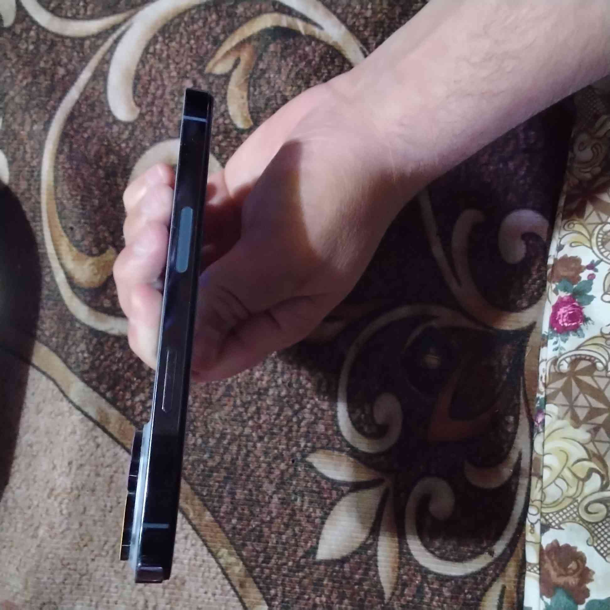 سلام عليكم 13برو لل بيع فقط ذاكره 256 مبدل بطاريه وكاله شرط سعر 500 وبي مجال لل شاري *********** مكلف بنشر
