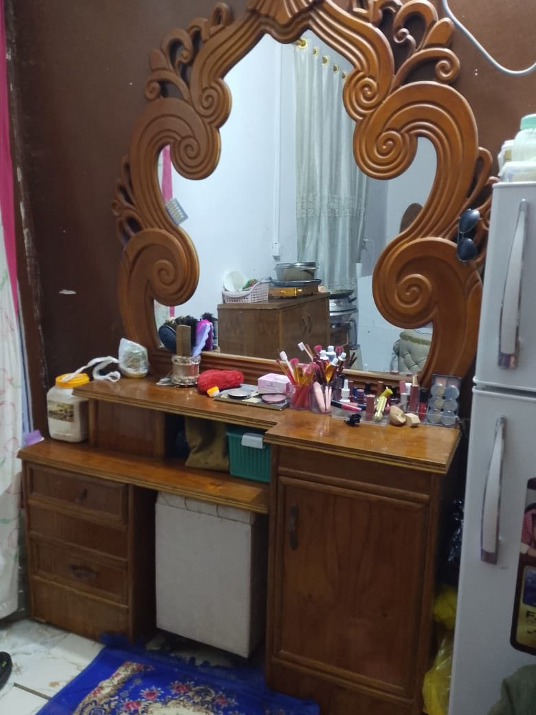 غرفه تسكام للبيع غرفه جديده مناقصه شي بيع مستعجل سعر الشراء بمليون و700 وسعر البيع بمليون قفل للاستفسار ***********
