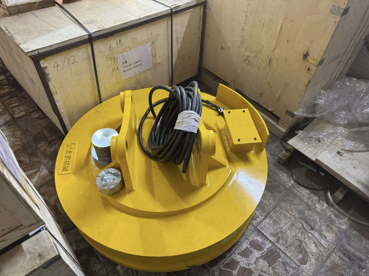 يتوفر لدينا كماشات حديد بكافه الاحجام ومغناطيس حديد بكافه الاحجام للاستفسار *********** مجموعة المصطفى للتجاره العامه بغداد كراج الأمانه مقابل مستشفى الأطفال
