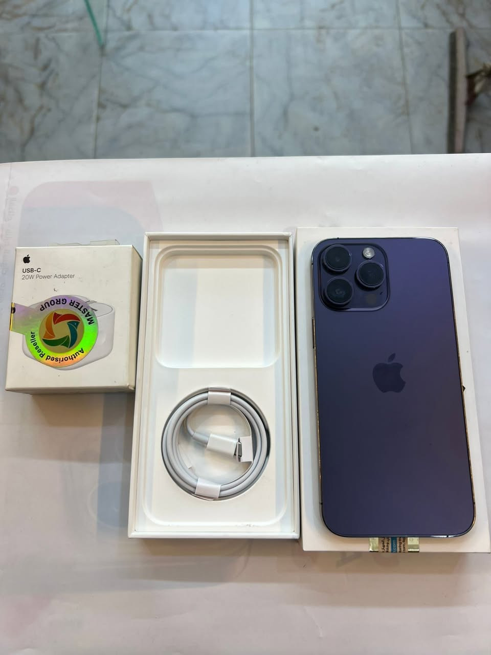 ايفون 14 برو ماكس
ذاكرة 512 الذاكرة الجبيرة
بطارية 79‎%‎
نضافة 100‎%‎
 شرق اوسط الاصلي 
كامل ملحقات الاصلية شركة ماستر 
اصلي وبيه ضمان لوكالة 
استخدام قليل
السعر مناسب
***********
العنوان القطاع شارع السوك مجاور عوينات الكرار 
مركز الشمس
