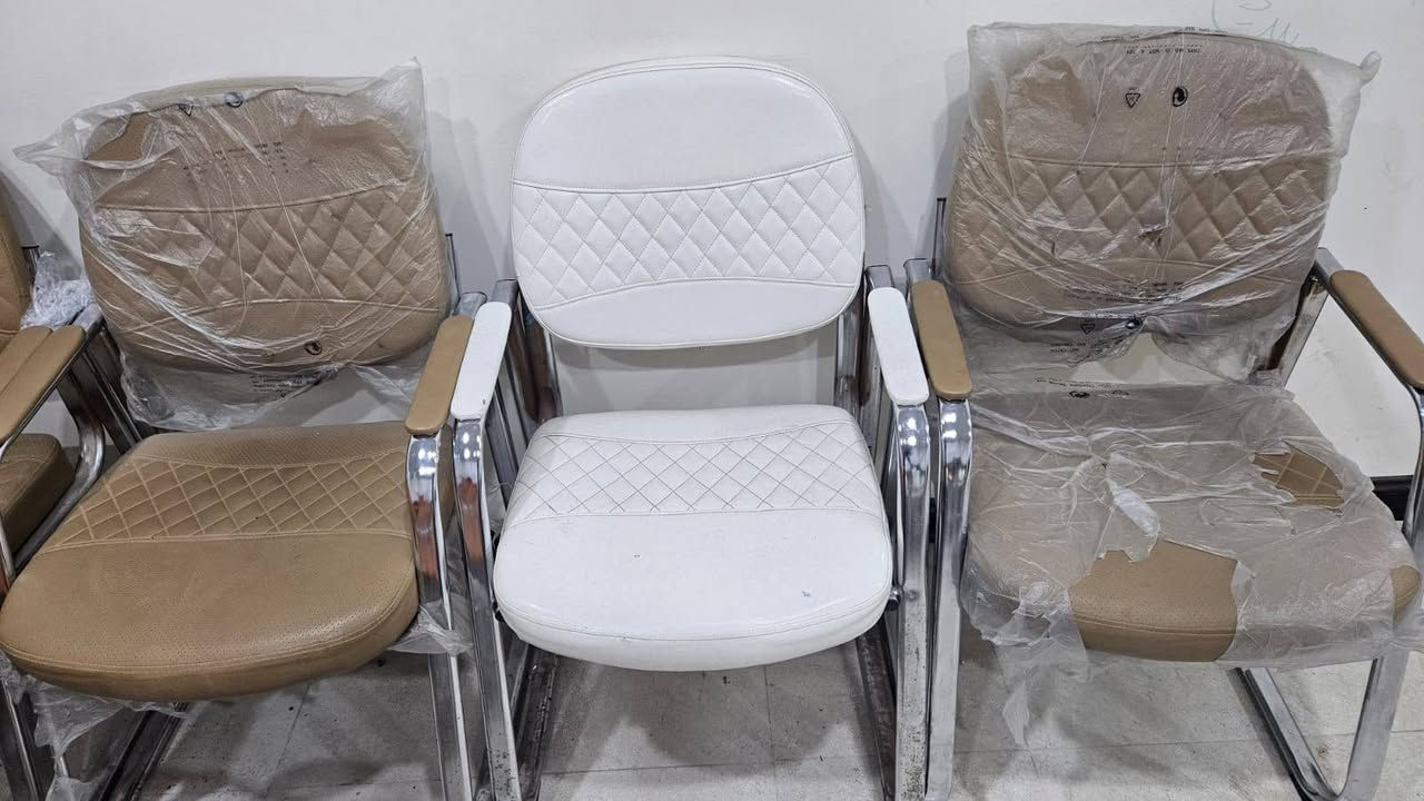 السلام عليكم
كرسي مكتبي اصلي استعمال قليل سعر الكرسي الواحد  40 
للمزيد الاتصال 
*********** 
العنوان حي السلام
