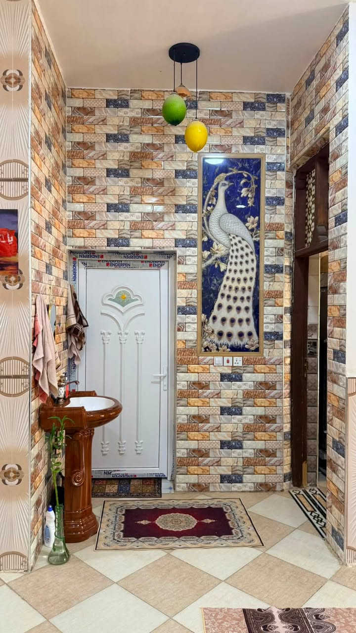 السلام عليكم
بيت في المدحتيه قرب حسينية منعم الگيم شارع المرحوم عبيد نغيمش 

المساحه الكليه ٣٠٠ طابقين 

مساحة البناء ٢٤٠

٤ غرف قياس ٥*٤

صاله ١٢*٤

صاله طابق ثاني ٤*٣

استقبال ٨.٥ *٤

مجمع صحي خارجي + مجمع داخلي + مجمع طابق ثاني

شارع رئيسي ٨ متر. فرعي ٦متر

للتواصل الاتصال علئ الرقم *********** 

ملاحظه البناء درجه اولئ طابووق وصب كونكريت+درج خارجي حديد اضافي للطابق الثاني ومخزن چينكو قياس ٢.٥*٤
