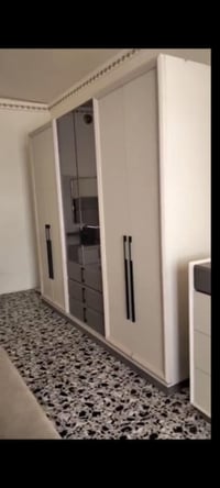 غرفه نوم للبيع جديده بس مجرد شديناها ودنبيعها اخذناها بمليونين و650 اب...