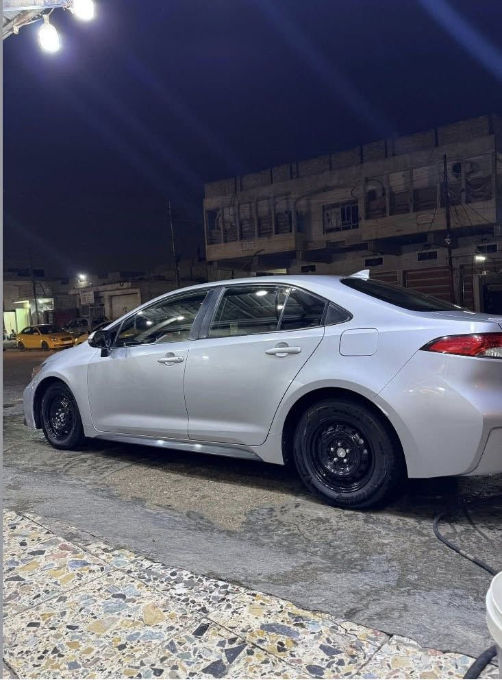 للبيع كورلا ٢٠٢١ وارد امريكي فقط بانزين فول مواصفات فتحة بصمة محرك ٢٠٠٠ رقم بغداد انكليزي حادث موضح بالصور  *********** مكان الامين
