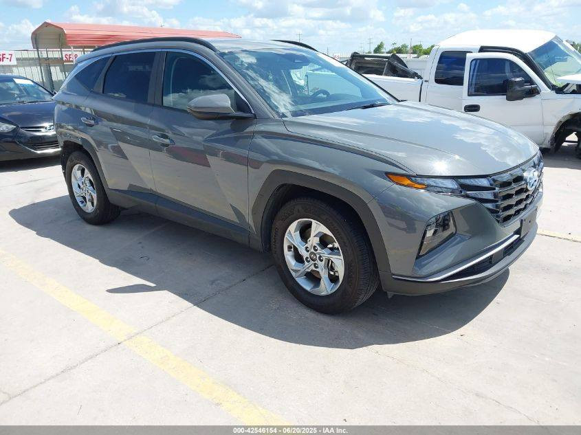 السلام عليكم توسان امريكي ٢٤ للبيع 
ماشيه ٧٧ السياره كفاله بيه دفعه بل جنطه مصلحه نفسه
مرقم شهداء بأسمي قادسيه ***********
