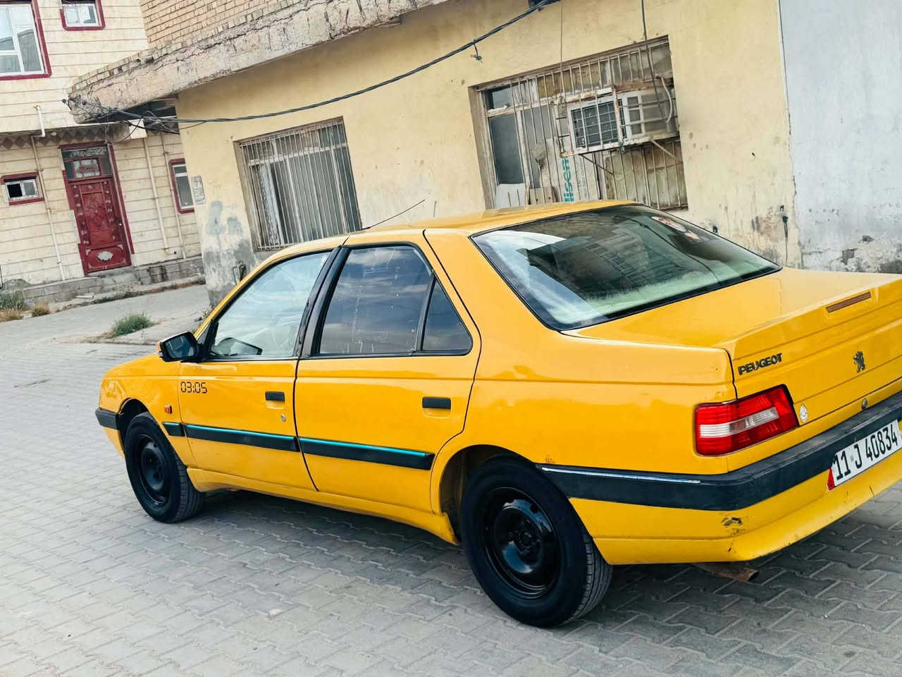 بيجو 405مديل 2015مكفوله سياره جاهزه كير مكينه حداديه تخم تاير تبريد رقم بغداد بسمي رقم انكليزي سياره جاهزه وجديده السعر 34وبيها مجال بسيط مكان السياره السماوه لاستفسار ***********
