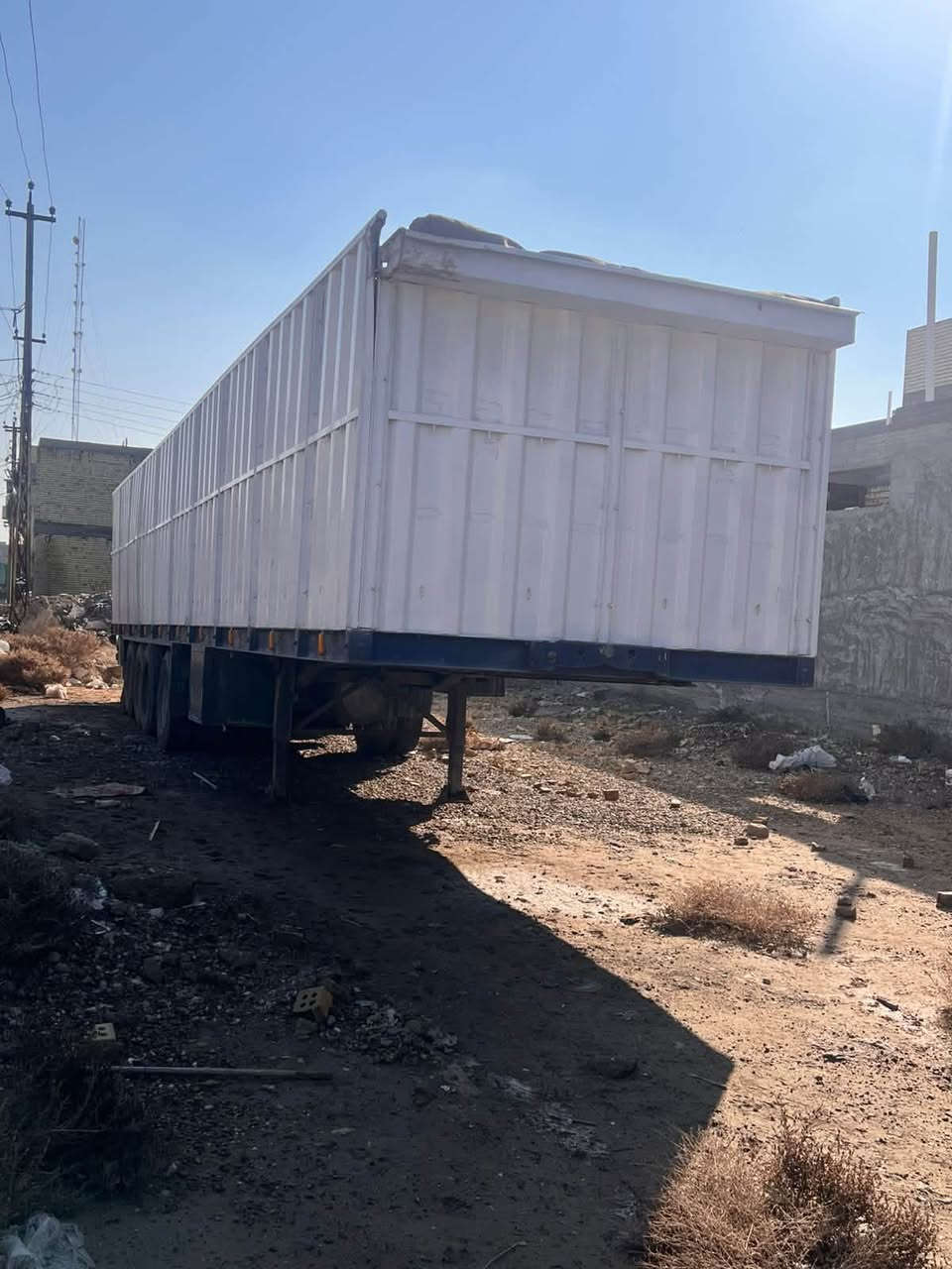 السلام عليكم للبيع عربانه مكان بغداد التاجيات ***********
