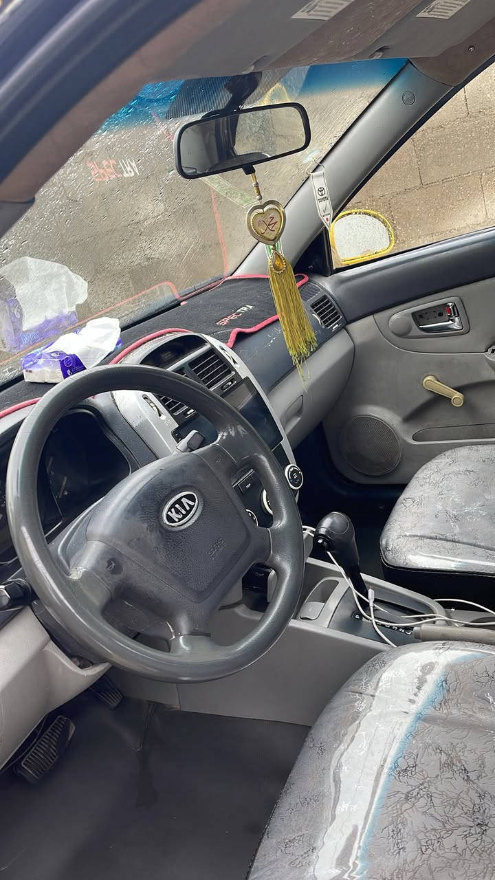 سبكترا للبيع 2009 ضررها جامرلغ  مكانها ديالئ العنبكيه ناحيه سلام 
تخم تاير دوشمه جديده صدر جديد محرك كير خير من الله 
***********
