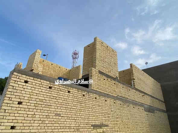 #الحمدلله 
تم اكمال بناء الطابق الاول  مرحلة الرباط فوق الشبابيك مساحةm156
الطوبة والنخيلة الخلفةسلام البصراوي
***********
