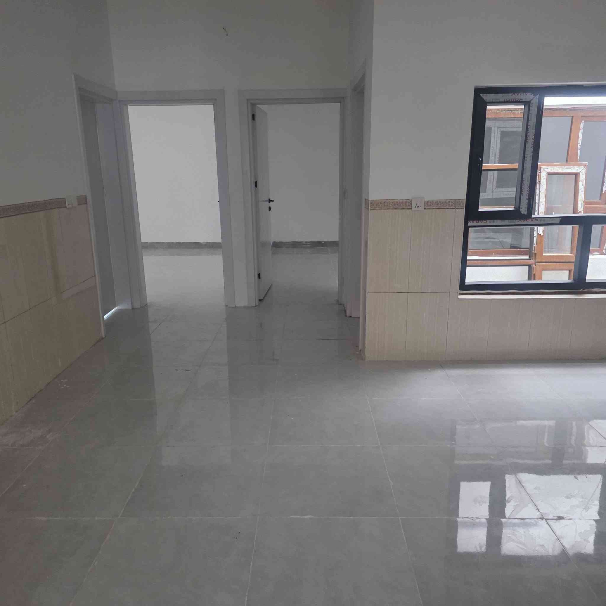 داران مساحة كل دار 100متر طابو ملك صرف طابقين فول كاشي سيراميك  فول مواصفات نظام تبريد مركزي سقف مغربي 
واجهة ديكور تركي 
سعر الدار :120 مليون وبي مجال طابو صرف باسم شخص واحد 
العنوان كركوك حي العسكري مقابل دائرة كاتب العدل 
للاتصال والاستفسار الاتصال على الرقم التالي او مراجعة مكتب النور. الكبير للعقارات والمقاولات ***********
